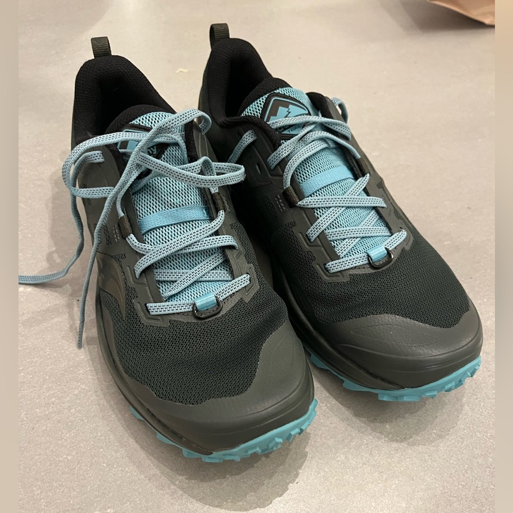 Saucony trail runner